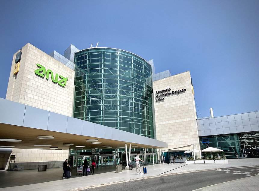 Aeroporto_Humberto_Delgado_Portela_Airport_Aeroporto_de_Lisboa_Lisbon_Portugal_51323558287